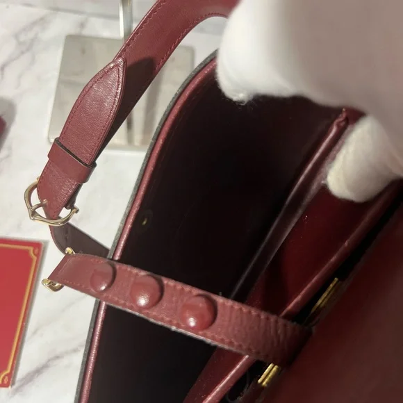 GUC Cartier Must de Cartier Crossbody - Picture 8 of 10